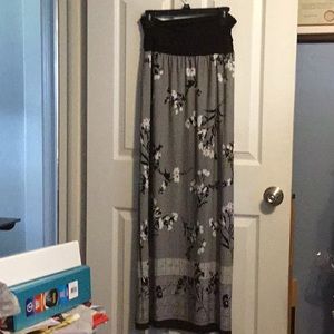 Black and white slim maxi skirt